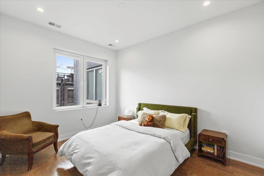 Foto principal - 1 bedroom in Chicago IL 60612