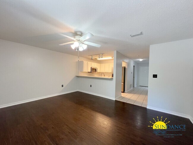 Foto del edificio - Spacious 2 Bedroom Townhouse near Hurlburt...