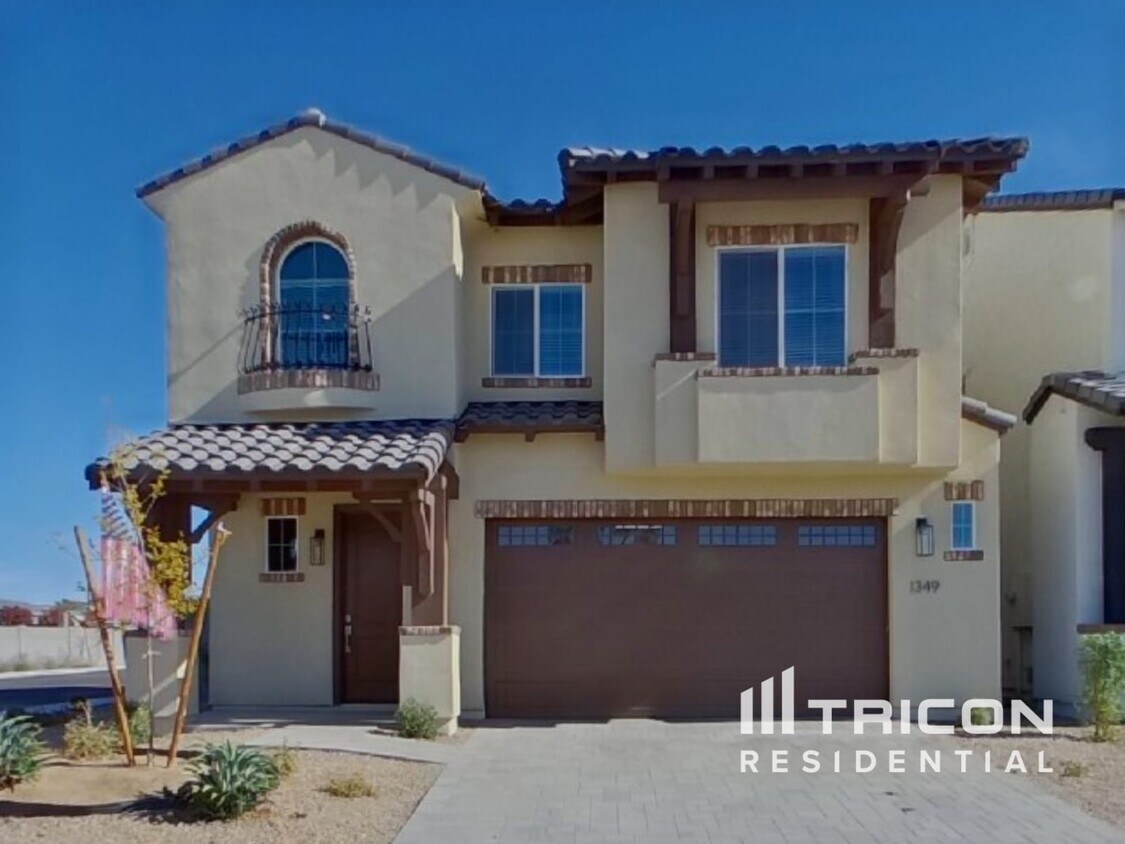 Foto principal - 1349 N Parkcrest