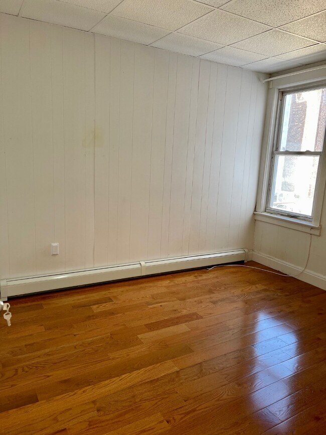 Foto del edificio - 1725 W 9th St