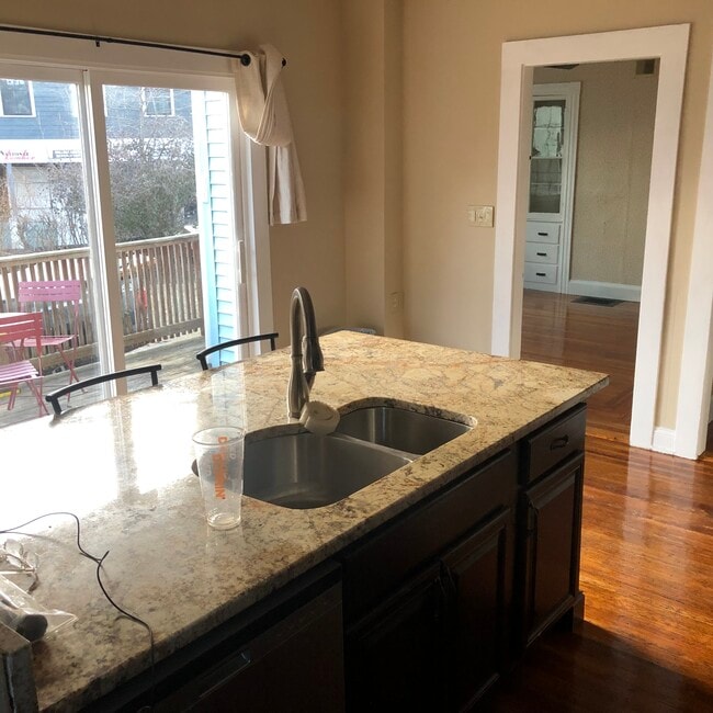 Building Photo - 44 N Payne St