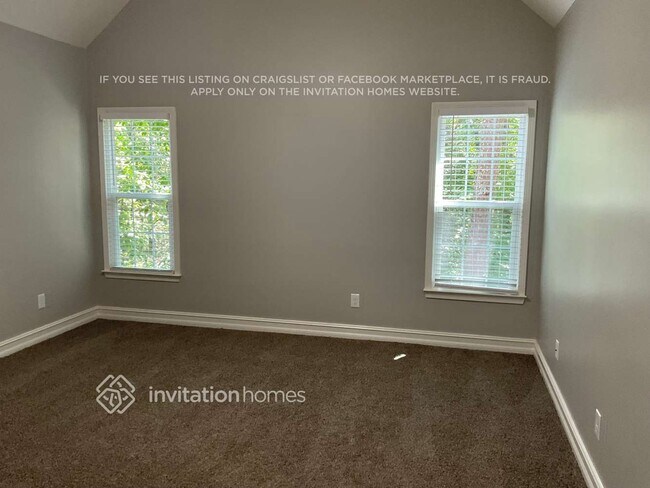 Foto del edificio - 3618 Broken Arrow Dr