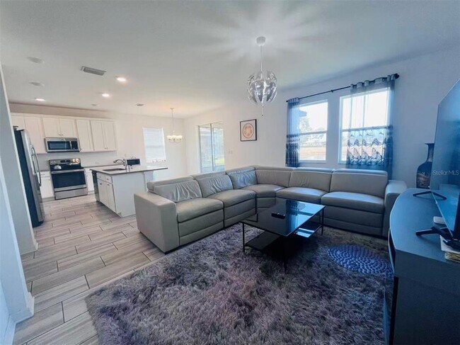 Foto del edificio - 8569 Starlight Loop