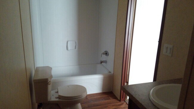 Foto del edificio - 176 Tower Ln