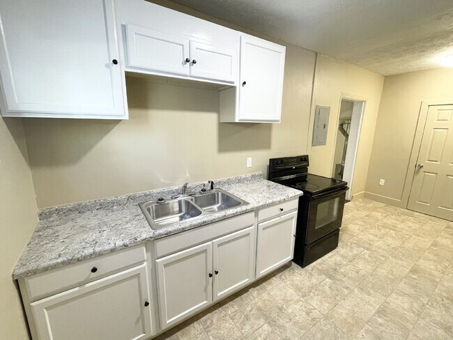 Foto del edificio - 2 Bedroom with open-concept living areas