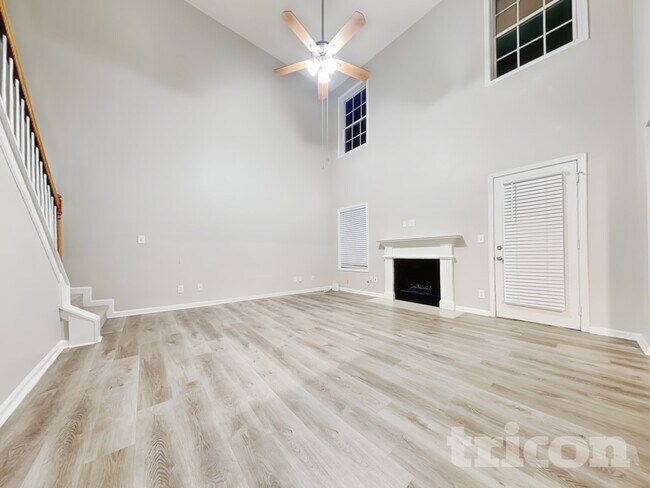 Building Photo - 6884 White Walnut Way