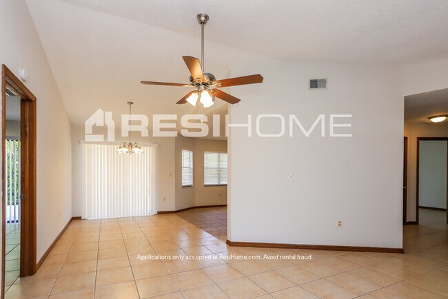 Building Photo - Newly Renovated Home!