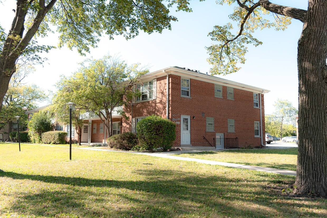 Primary Photo - 1620 Dempster St