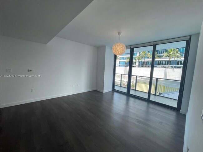 Building Photo - 1300 S Miami Ave