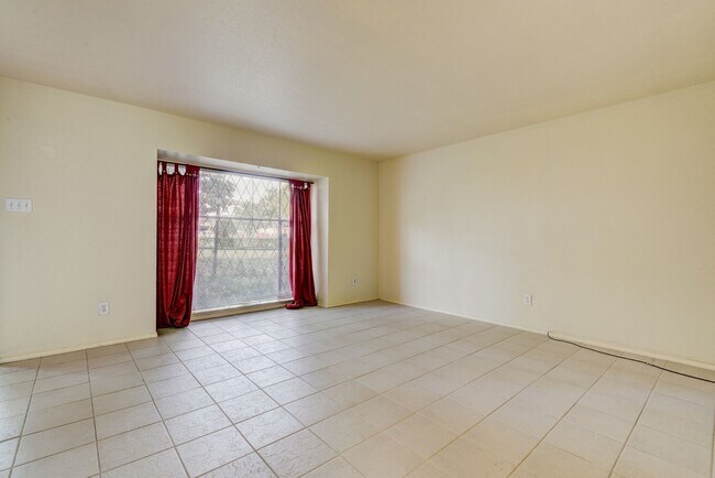 Building Photo - 6422 Burgoyne Dr.