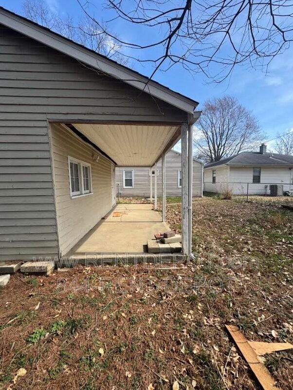 Building Photo - 1303 S St James Blvd