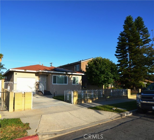 Foto del edificio - 18328 Devlin Ave