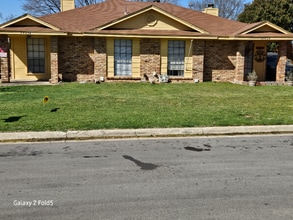 Building Photo - 2403 Ventura Dr