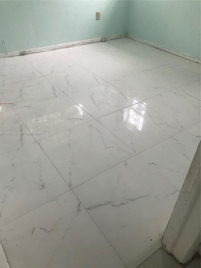 Building Photo - 801 NW 199th St