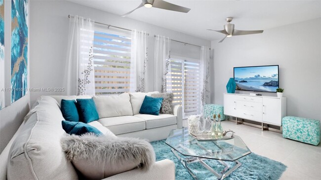 living room - 1715 SE 27th Rd