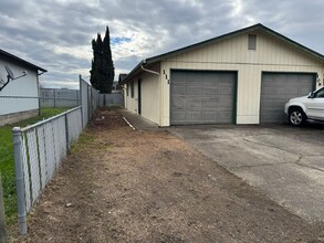 Building Photo - 111 43rd Pl