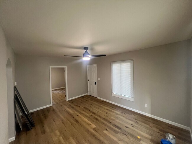 Foto del edificio - Available Now- Small Town Living in Wellma...