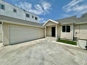 Building Photo - 1591 1/2 W 35th Pl