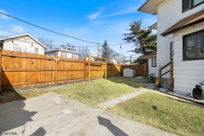 Building Photo - 1286 Oakwood Ave