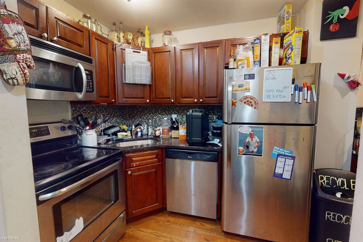 Foto principal - 4 br, 2 bath Duplex - 1839 WILLINGTON ST U...