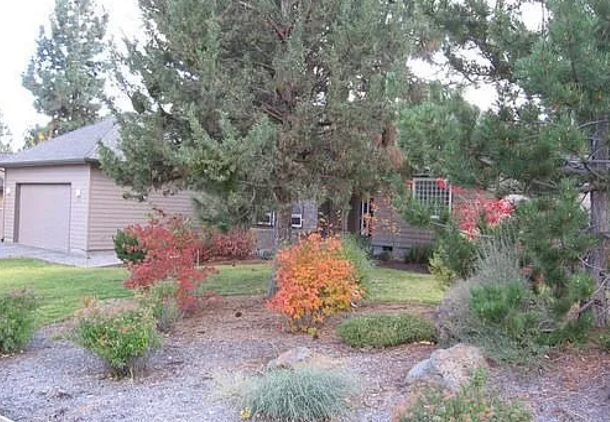 Foto principal - Single Level Home Near Rivers Edge Golf Course!