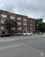 Building Photo - 7755 N Sheridan Rd