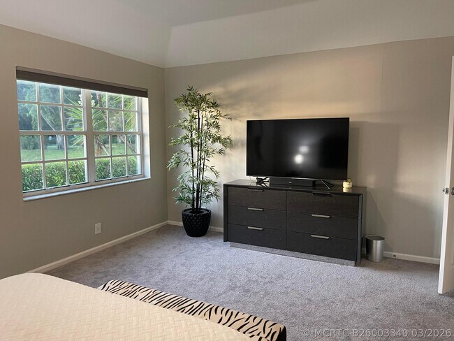 Foto del edificio - 11530 Briarwood Cir