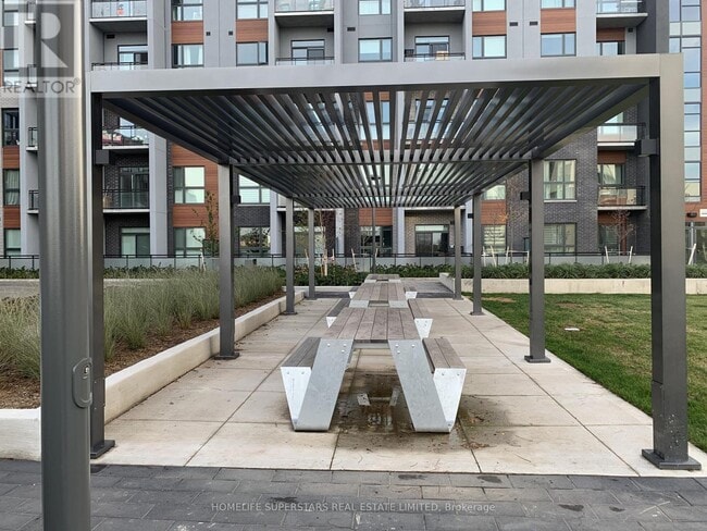 Photo du bâtiment - 95 Dundas St W