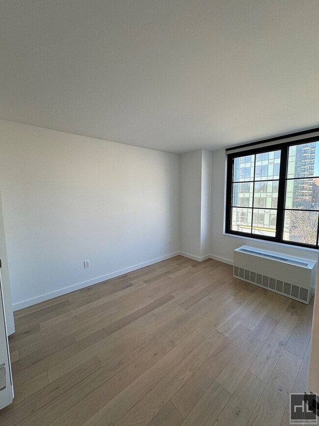 Foto del edificio - NORTHERN BOULEVARD