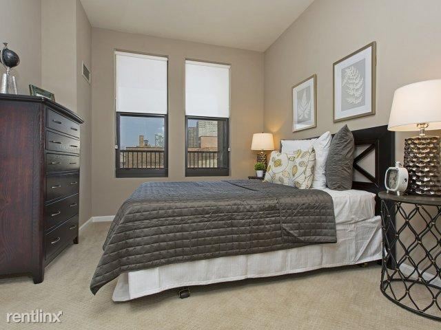 Building Photo - 2 br, 1 bath Condo - 2222 S Michigan St