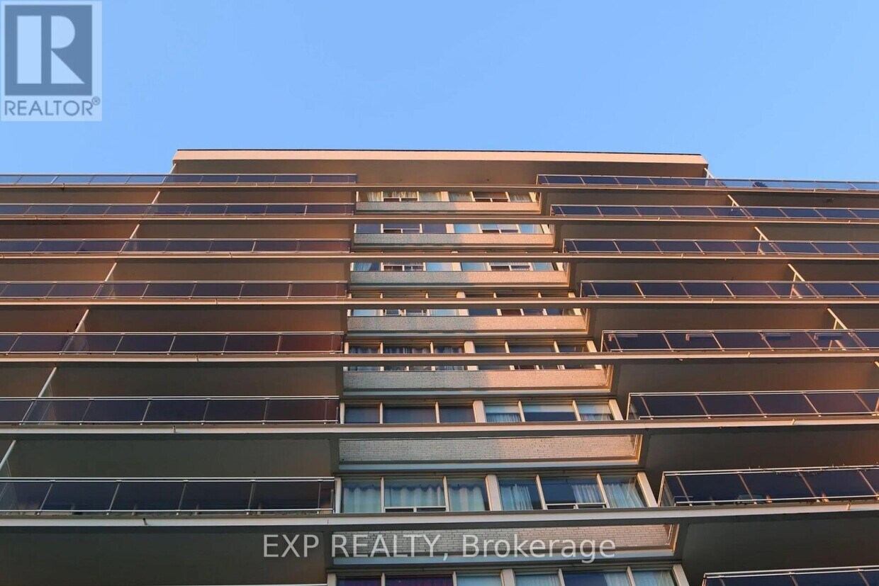 Building Photo - 160 Balmoral Ave