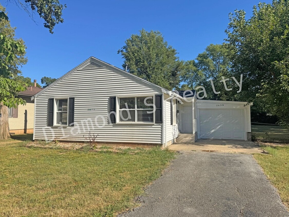 Primary Photo - Charming and Clean 2 Bedroom Home Availalbe!