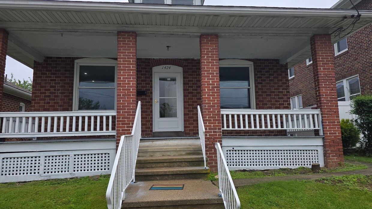 Primary Photo - 1424 Lancaster Ave