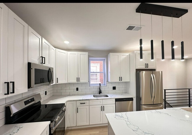 Building Photo - 638 N 63rd St
