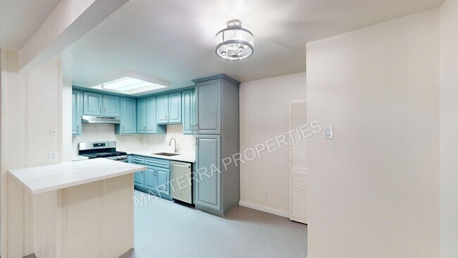 Foto del edificio - Beautiful 3 Bed/2 Bath Home in