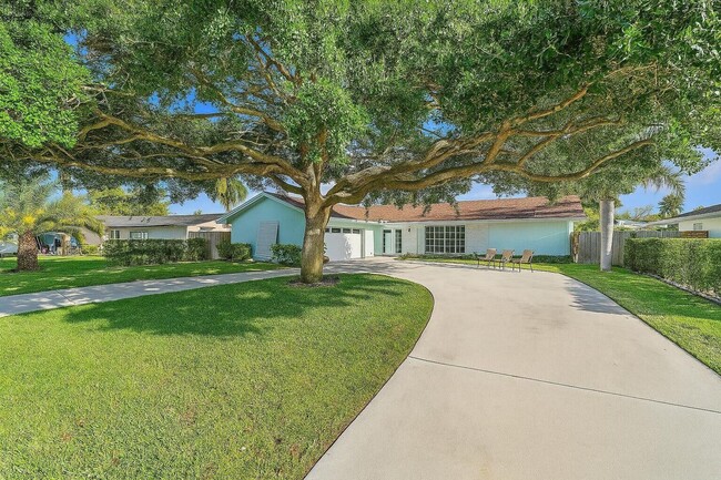 Foto del edificio - 4193 Hyacinth Cir N