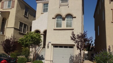 Building Photo - 9558 Summer Furnace St