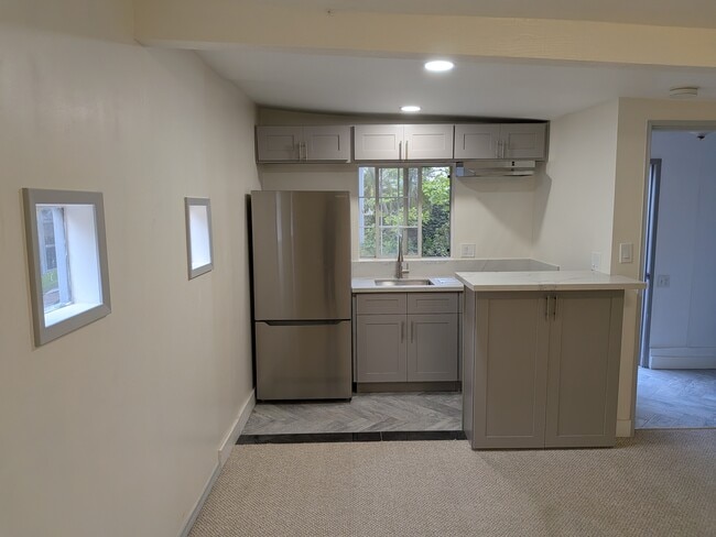Building Photo - 626 N Cahuenga Blvd