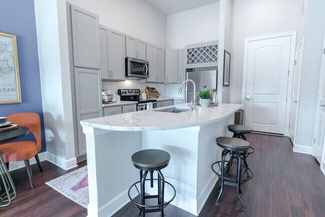 Foto del edificio - Two Bedroom Available Now!! Move In today!