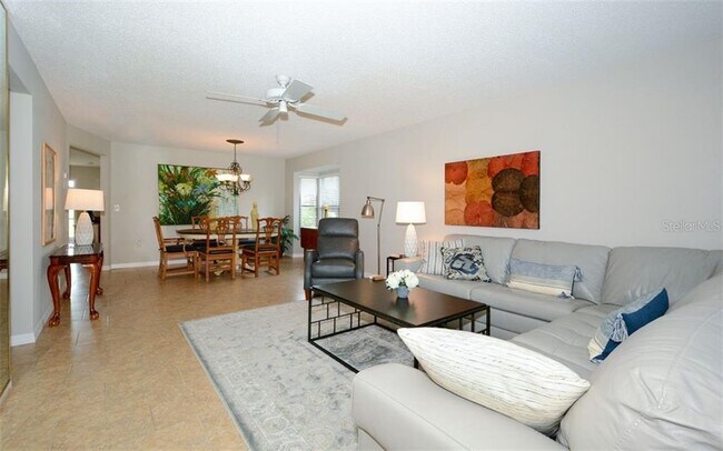Building Photo - 5771 Avista Dr