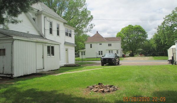 yard and fire pit - 121 12th Ave W