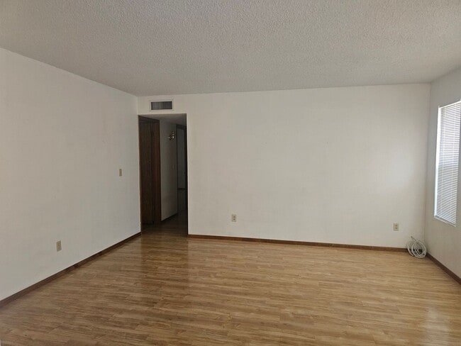 Building Photo - Unfurnished Long Term Pool Home