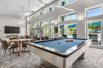 Building Photo - Willows at the University