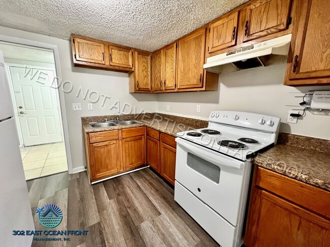 Foto del edificio - Adorable, fully renovated 3 bedroom / 1 ba...