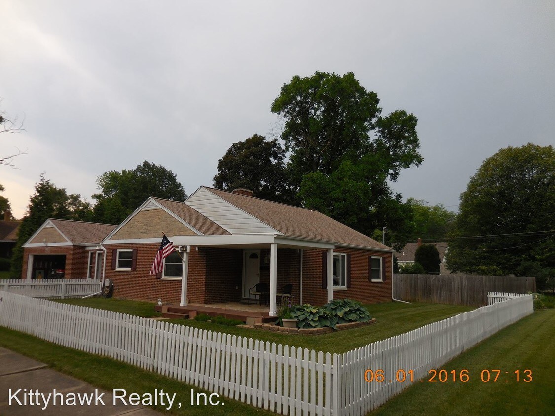 Primary Photo - 3 br, 2.5 bath House - 2701 California Avenue