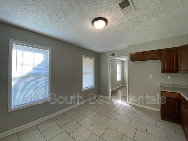 Foto del edificio - 3389 Rebeh Rd