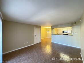 Building Photo - 1150 N Buffalo Dr