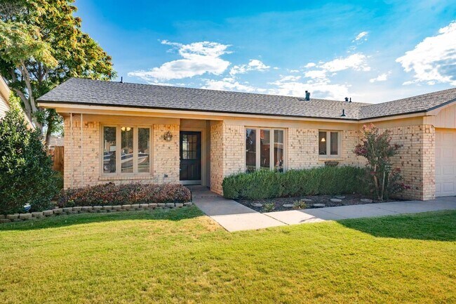 Foto del edificio - Spacious 3/2/2 Near McCullough Park