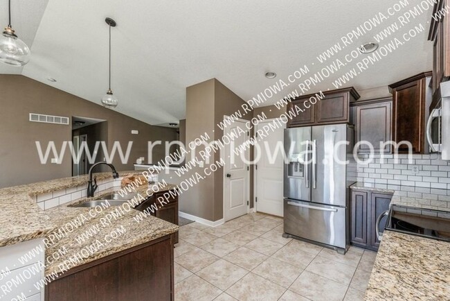 Foto del edificio - NORTH ANKENY HOME!! 4 Bedroom, 2.5 Bathroo...