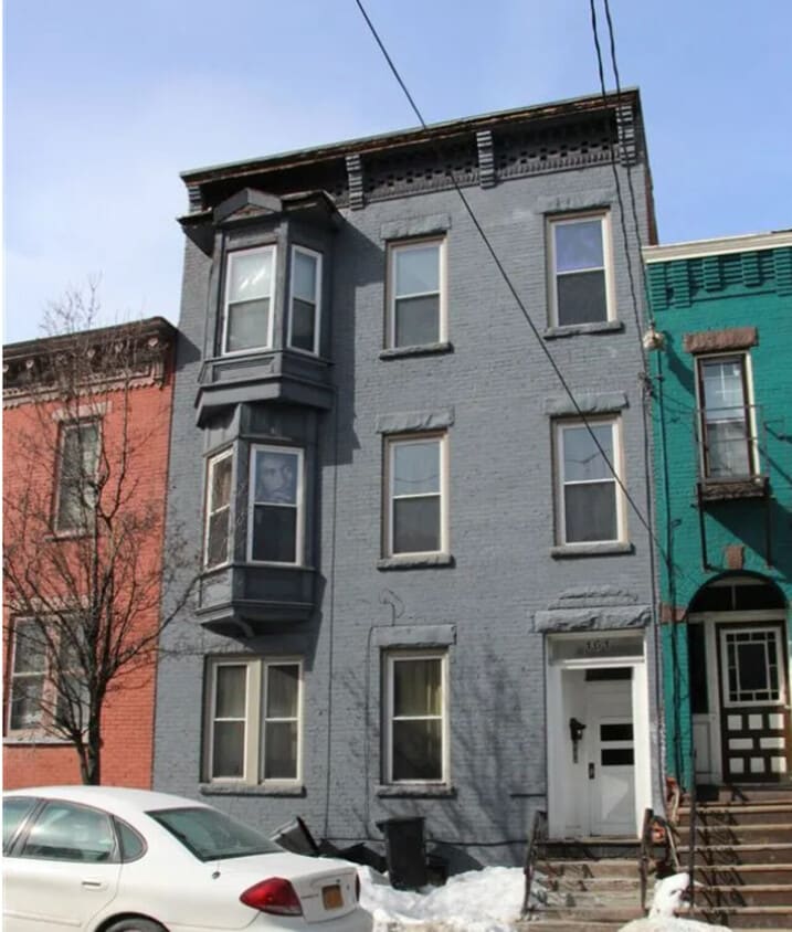 Building Photo - 161 Lark St